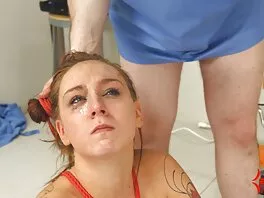 Krissy Lynn leikkii suosikki seksilelujen ilmaisporno suomi kanssa keittiön pöydällä