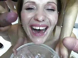 Christina Cinn ratsastaa kova kusipää kanssa hänen suomi porno tube kusipää