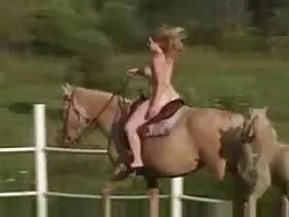 Pigtailed enkeli Hollie Mack saa suomi porn tube perseestä hyvä ja oikea